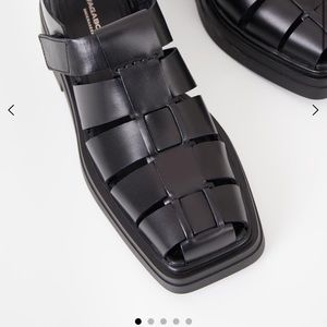 VAGABOND SHOEMAKERS
Black leather Eyra Sandals